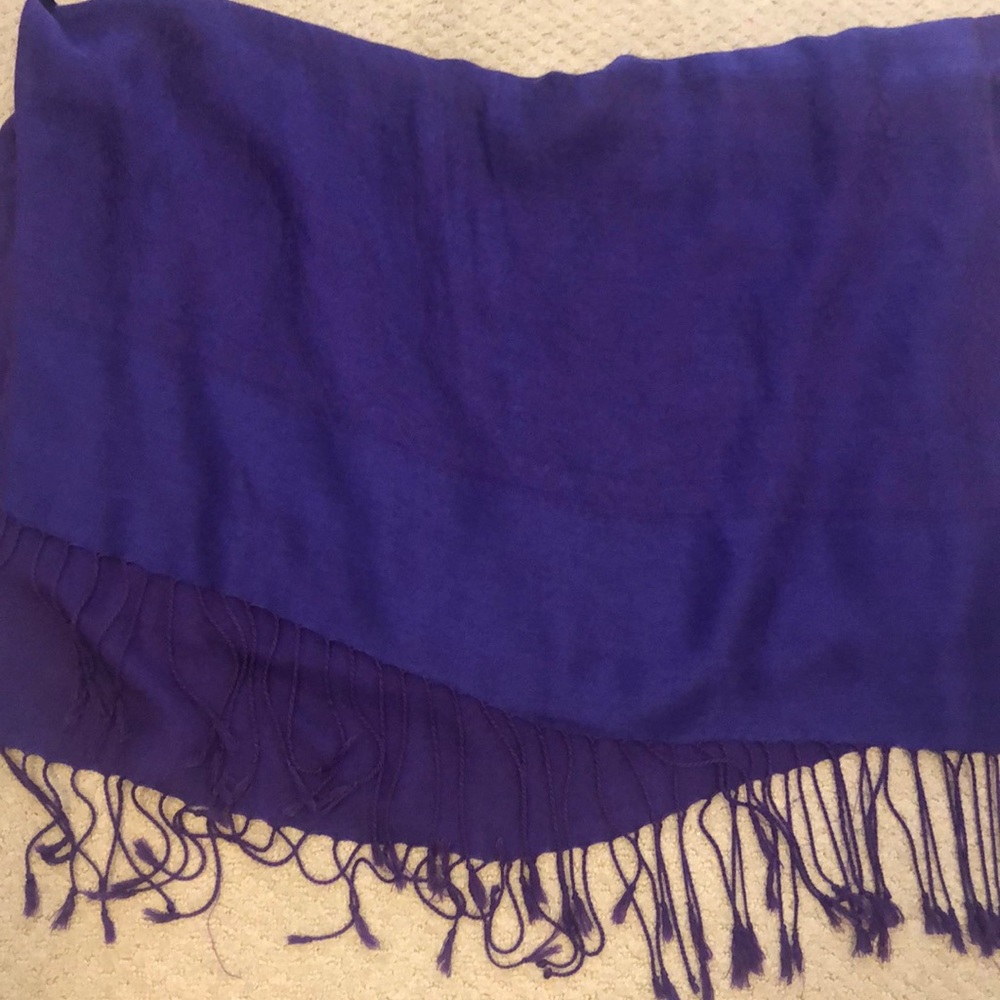 Scarf - Picture 2 of 2